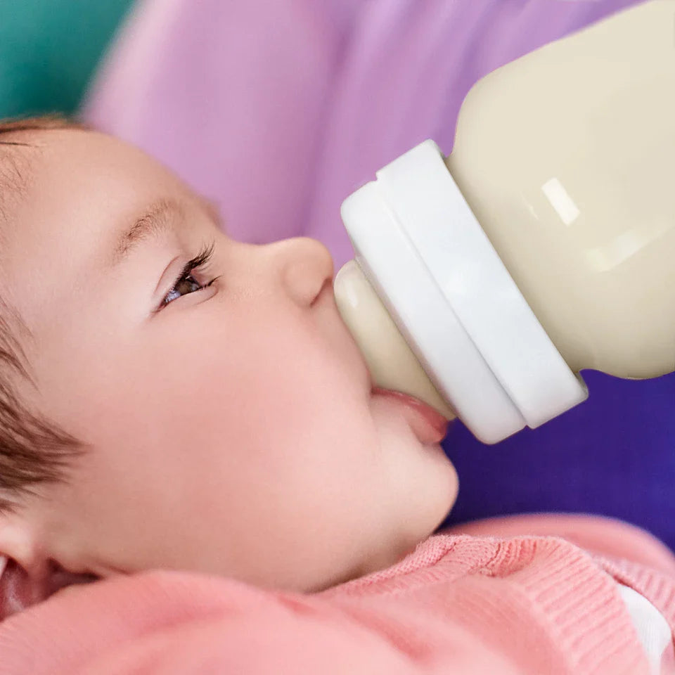Philips Avent Anti-Colic Baby Feeding Bottle Pack of 2 260Ml/9Oz Scf813/62 Age- 1 Month & Above